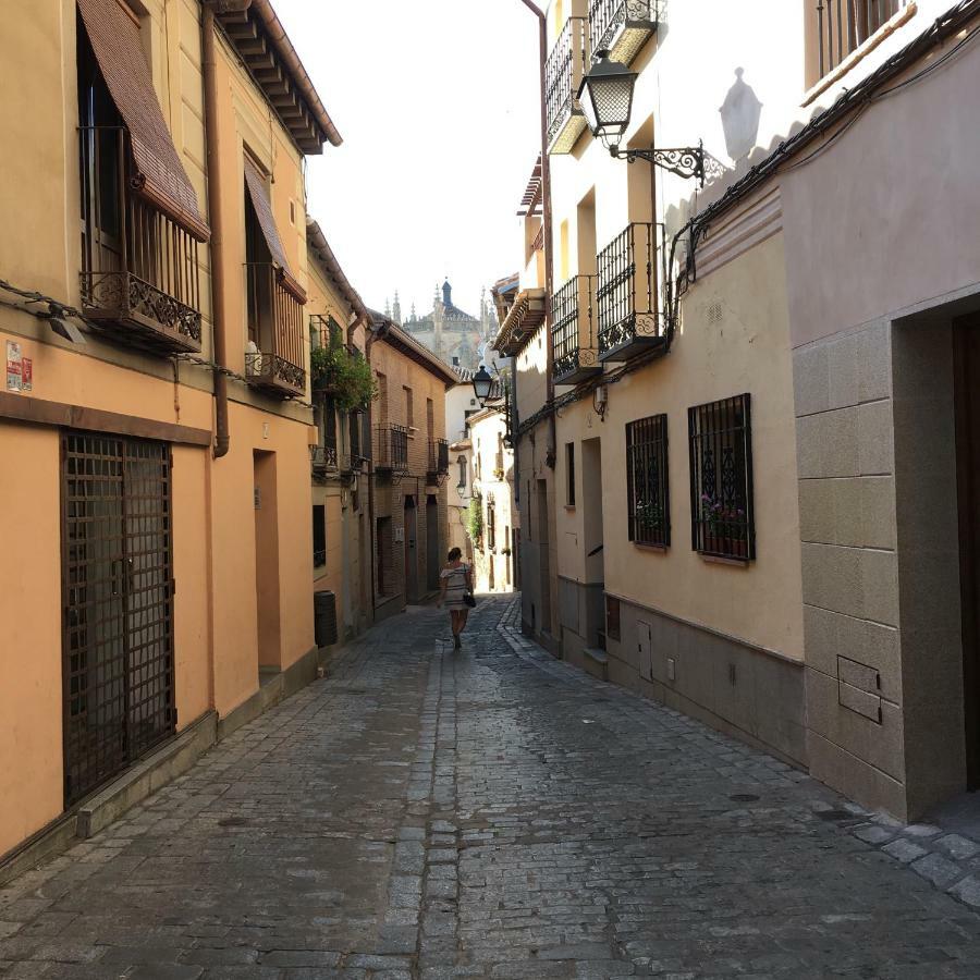 Apto El Clavo-con Parking Gratis Apartamento